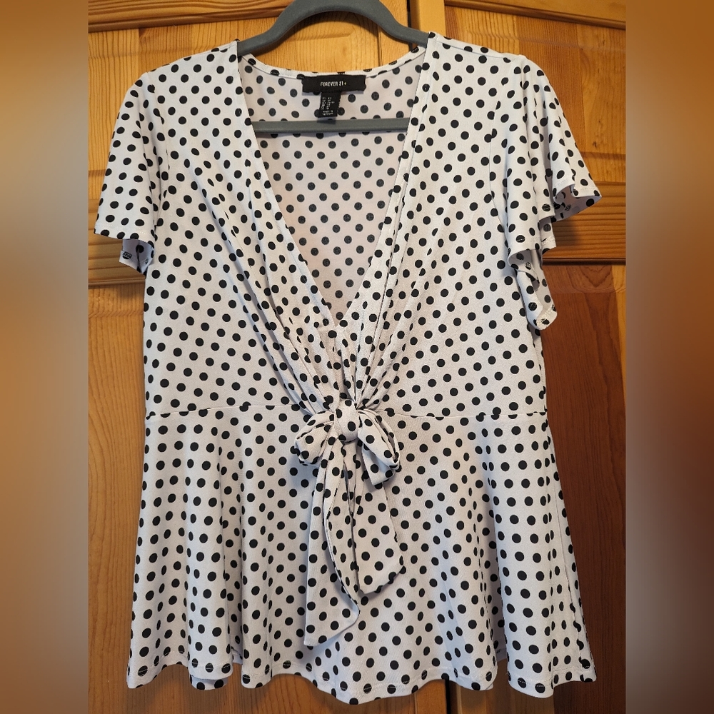 Forever 21 Deep V Bow tie peplum top size 0X